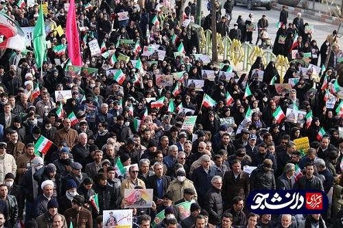 دانشگاهیان دانشگاه صنعتی کرمانشاه در راهپیمایی ۲۲ بهمن شرکت کردند