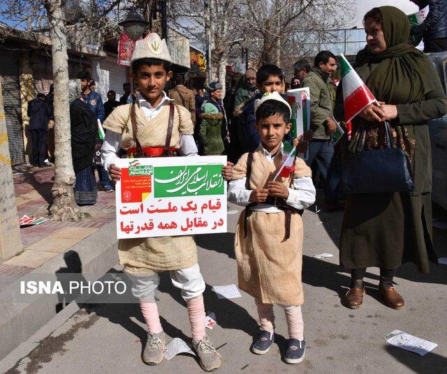 راهپیمایی ۲۲ بهمن یاسوج در چهل و یکمین سالگرد انقلاب اسلامی به روایت تصویر