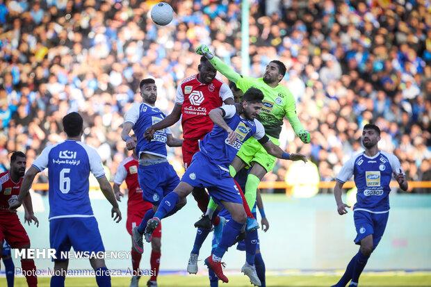 جذب بازیکن خارجی توسط استقلال و پرسپولیس ممنوع می‌شود!