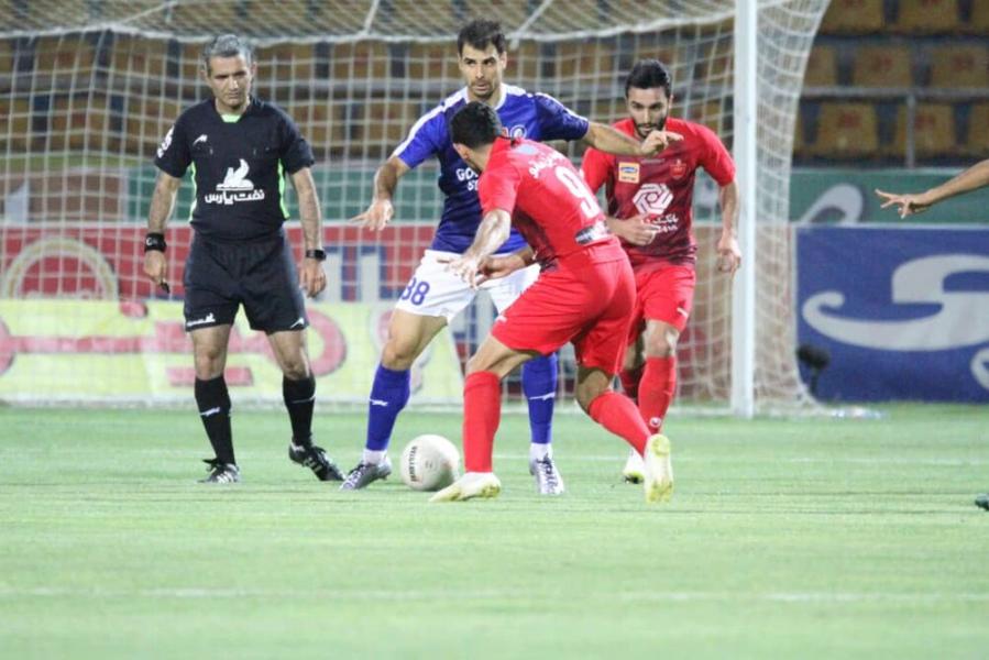 تساوی پر گل پرسپولیس ۱۰ نفره مقابل گل گهر