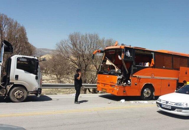 تصادف مرگبار در محور بروجن به دهاقان ۳ فوتی و ۶ مصدوم بر جای گذاشت