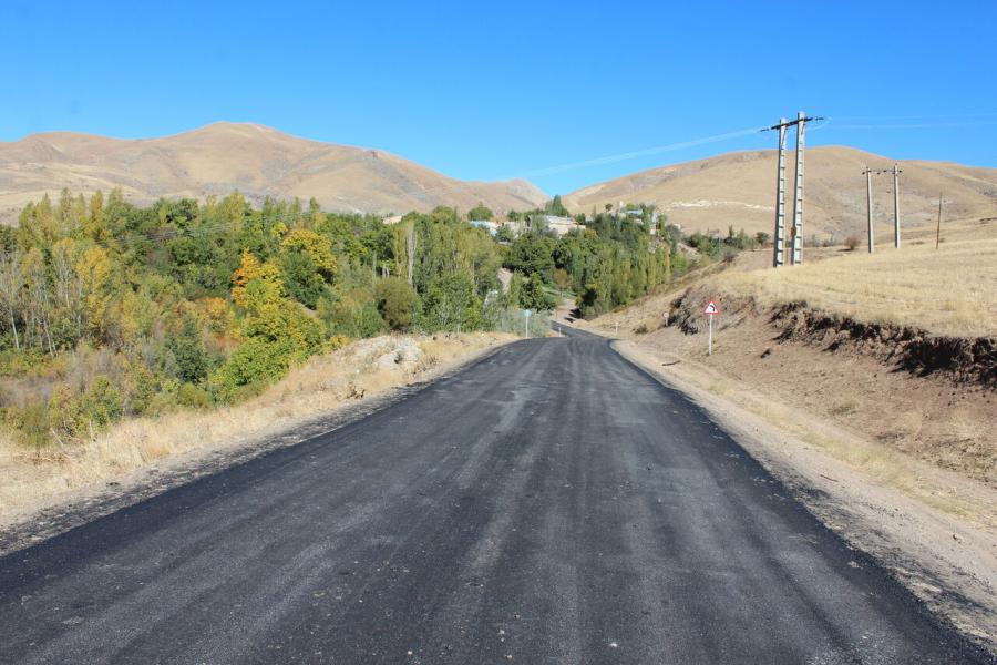 شاخص آسفالت راه‌های روستایی خلخال افزایش می‌یابد