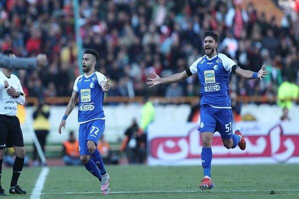 مدافع تیم فوتبال استقلال با پرسپولیس مذاکره کرد