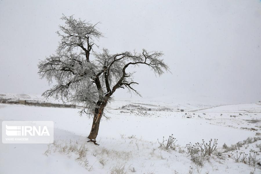 برف مسیر سه روستای دهدز را مسدود کرد