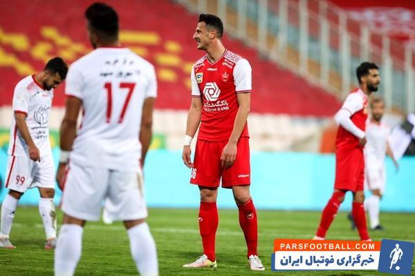 ۲۱:۳۰ مهاجم پرسپولیس بازی با گل‌ گهر را از دست داد ؛ رمضانی رفتنی می شود ؟