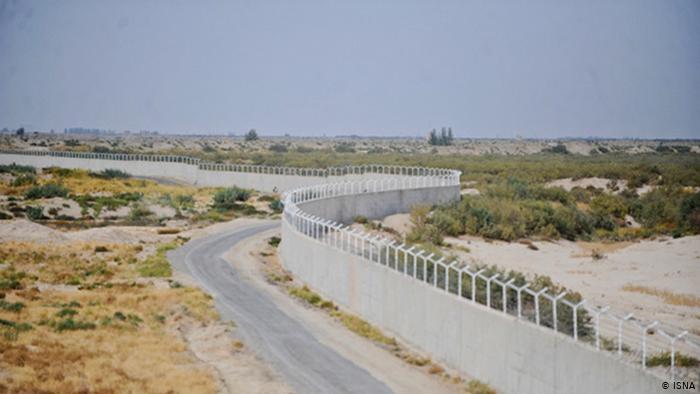 پاکستان در مرز خود با ایران حصار می‌کشد و ترکیه دیوار 