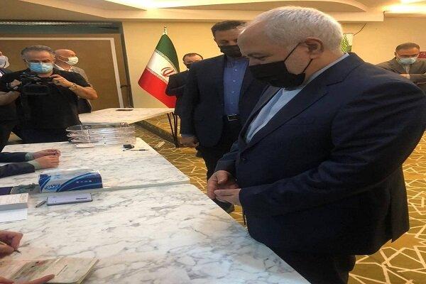 FM Zarif casts vote for Iran Presidential Election in Antalya