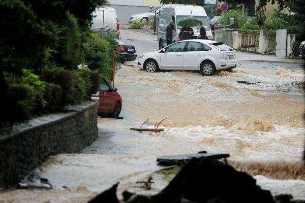 6 dead, 30 missing in Germany as houses collapse in floods