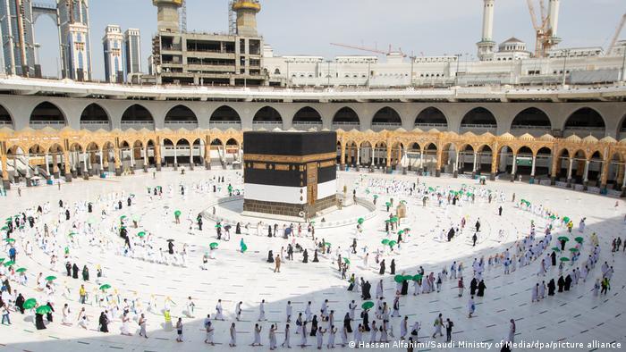 آغاز مراسم حج با حضور حداقلی زائران