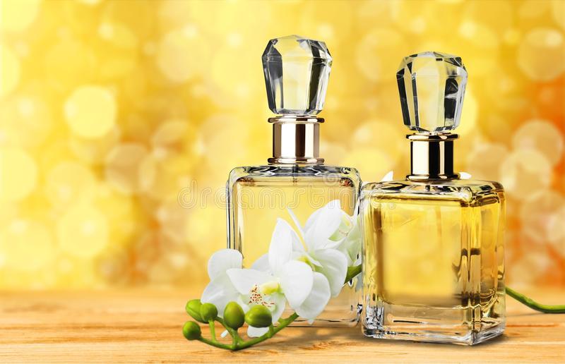 عطر خوش بو زنانه چی بخرم؟