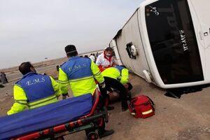 واژگونی اتوبوس در محور دامغان - شاهرود/   ۳۳ تن مصدوم شدند