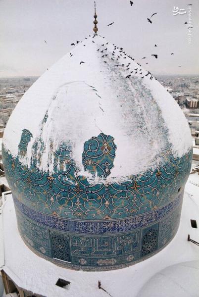 گنبد مسجد جامع اصفهان پوشیده از برف