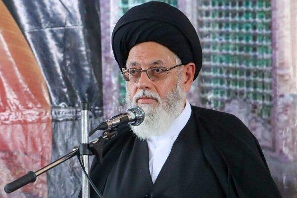 گردشگری اسلامی مدنظر مسئولان باشد/لزوم کنترل گرانی در بازار