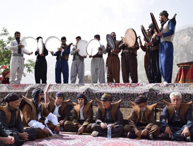 مراسم آیینی سنتی کومسای با حضور گردشگران داخلی و خارجی در هورامان برگزار شد