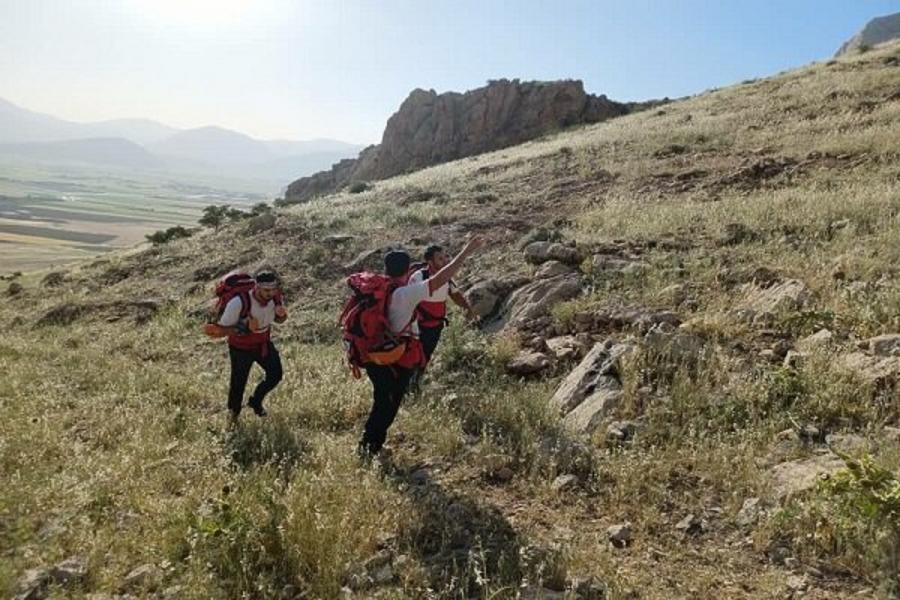 امدادرسانی هلال‌احمر به ۵ کوهنورد گرفتار در کوه پرآو