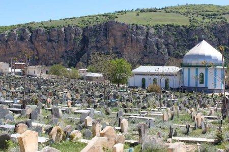 قبرستان سفید چاه اولین گورستان مرموز ایران