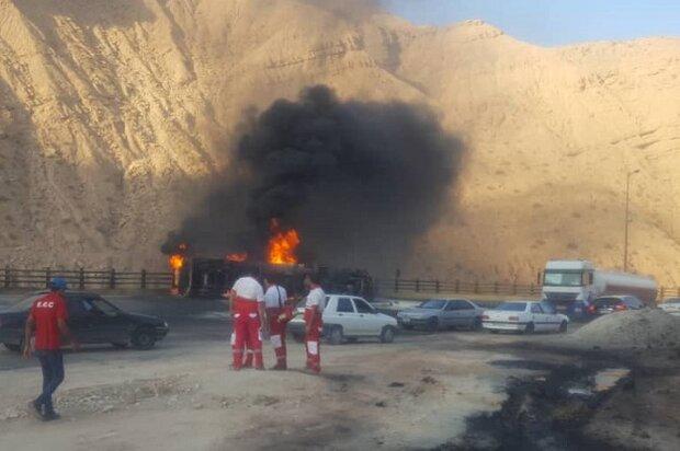 وقوع ۴ حادثه در دشتستان/ از واژگونی مینی‌بوس تا آتش‌گرفتن تانکر