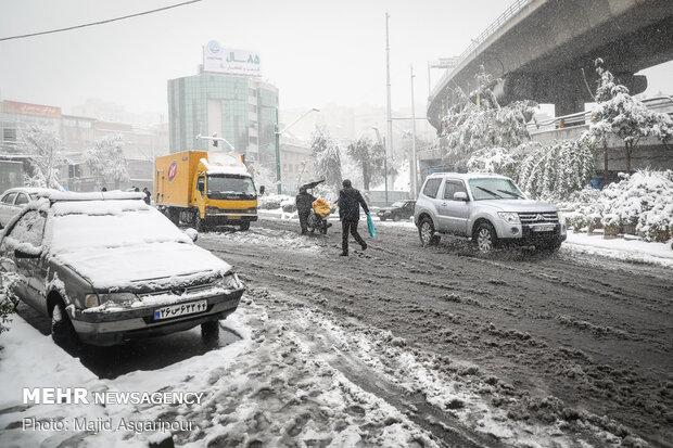 ترافیک سنگین در بزرگراه‌های تهران/از تردد غیر ضروری بپرهیزید