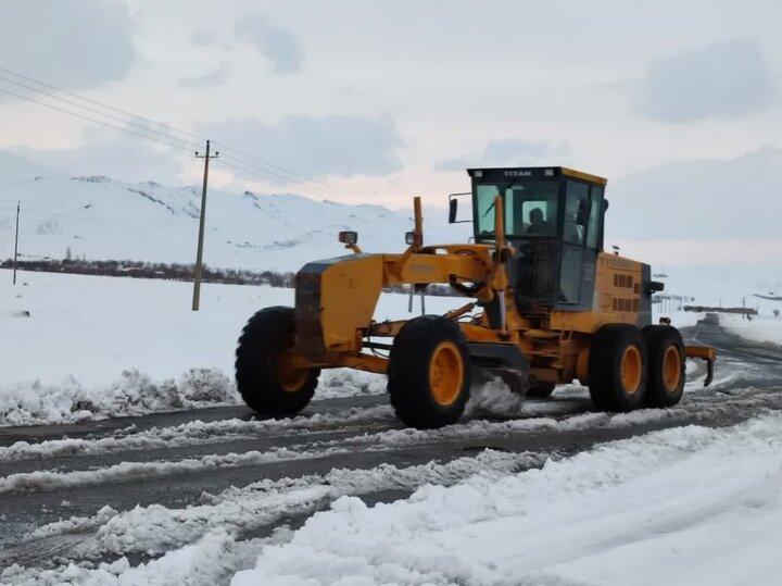 عملیات برف‌روبی محور ملندو به هانی گرمله شهرستان پاوه