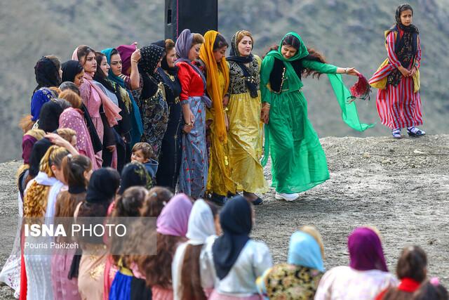 آئین‌های نوروزی آینه تمام نمای آفرینش و توزیع بختند