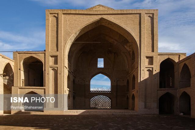 ۷۶ بنای تاریخی اردستان آماده میزبانی از مسافران نورزی