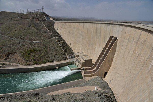 بیش از ۲۰ هزار گردشگر نوروزی از سد زاینده رود اصفهان بازدید کردند