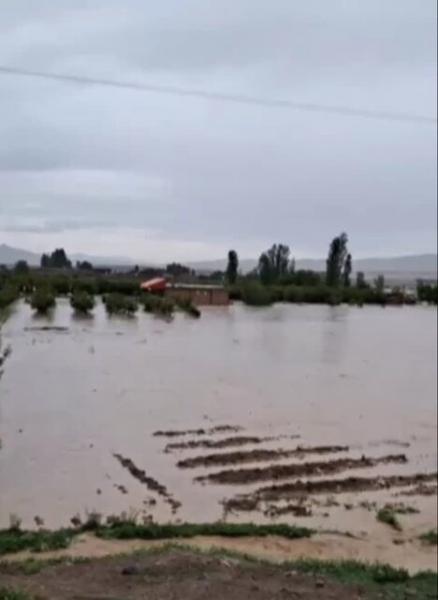 وقوع سیلاب در روستای کنگرلو مشگین‌شهر