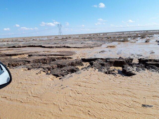 مسیر کوهبنان – زرند و ده‌علی – بافق مسدود است/ آبگرفتگی منازل در کوهبنان