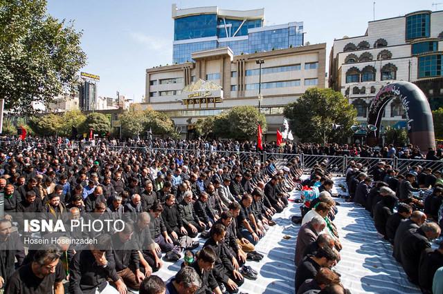 نماز ظهر عاشورا در سراسر کشور اقامه شد