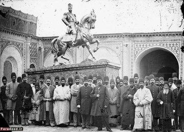 این مجسمه ناصرالدین‌شاه در زمان رضاخان ذوب شد تا اسلحه ساخته شود/ عکس