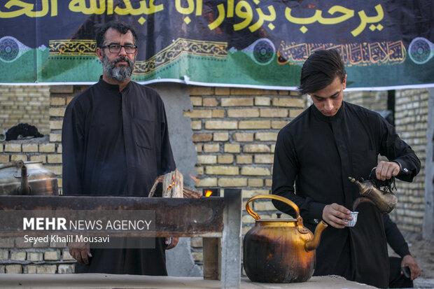 پذیرایی از زائران با قهوه عربی