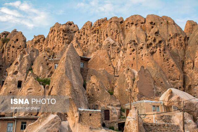 برگزاری جشن جهانی شدن کندوان در میان صخره‌های کله‌قندی