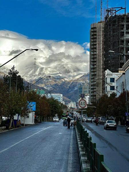 تصویر زیبا از آسمان آبی امروز تهران