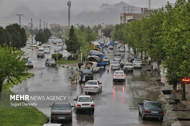 نکاتی که هنگام رانندگی در روزهای بارانی باید بدانید