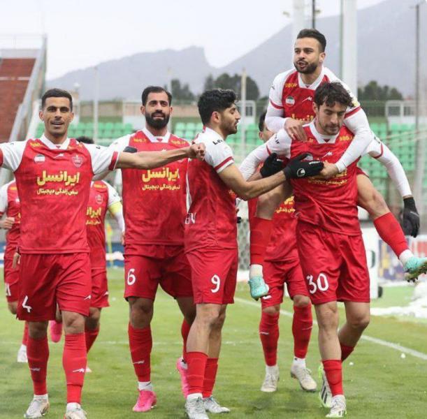 برد خارج‌خانه پرسپولیس مقابل ذوب ۱۰نفره با لشگر گل‌نزن‌ها